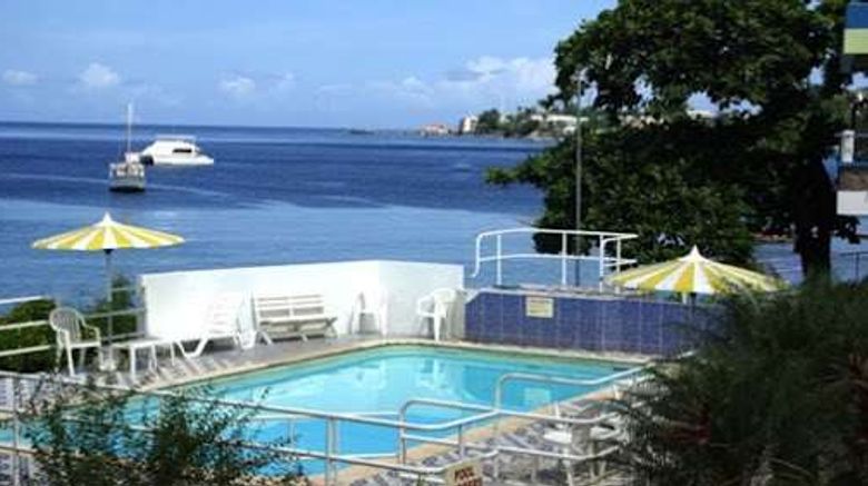 <b>Evergreen Hotel Pool</b>. Images powered by <a href="https://iceportal.shijigroup.com/" title="IcePortal" target="_blank">IcePortal</a>.