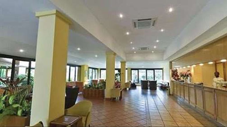 <b>Kairaba Beach Hotel Lobby</b>. Images powered by <a href="https://iceportal.shijigroup.com/" title="IcePortal" target="_blank">IcePortal</a>.