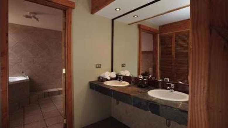 <b>Petrohue Lodge Room</b>. Images powered by <a href="https://iceportal.shijigroup.com/" title="IcePortal" target="_blank">IcePortal</a>.