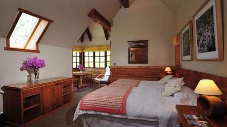 <b>Petrohue Lodge Room</b>. Images powered by <a href="https://iceportal.shijigroup.com/" title="IcePortal" target="_blank">IcePortal</a>.