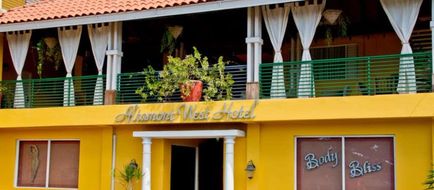 Altamont West Hotel Exterior