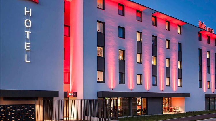 Ibis Sens Hotel Exterior