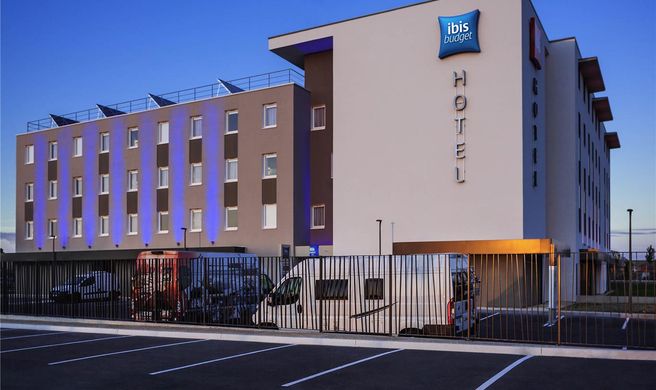 Ibis Budget Sens Exterior