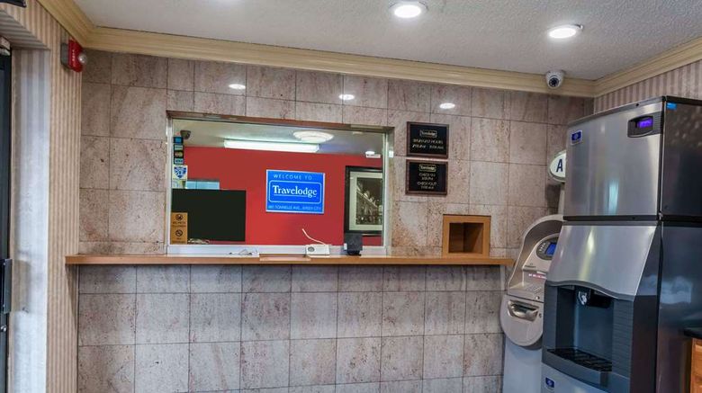 <b>Travelodge Jersey City Lobby</b>. Images powered by <a href="https://iceportal.shijigroup.com/" title="IcePortal" target="_blank">IcePortal</a>.