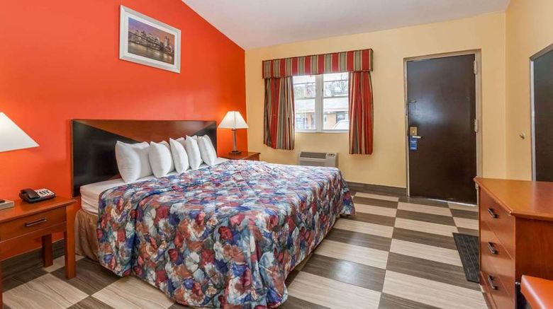 <b>Travelodge Jersey City Room</b>. Images powered by <a href="https://iceportal.shijigroup.com/" title="IcePortal" target="_blank">IcePortal</a>.