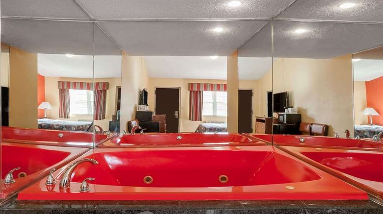 <b>Travelodge Jersey City Suite</b>. Images powered by <a href="https://iceportal.shijigroup.com/" title="IcePortal" target="_blank">IcePortal</a>.