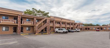 Travelodge South Hackensack Exterior