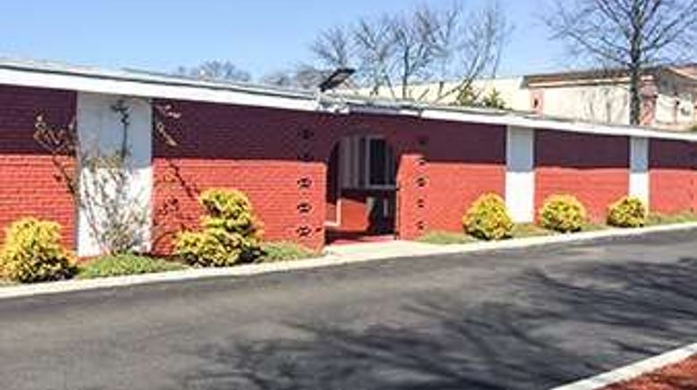 <b>Travelodge Bay Shore Long Island Suite</b>. Images powered by <a href="https://iceportal.shijigroup.com/" title="IcePortal" target="_blank">IcePortal</a>.