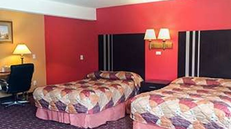 Travelodge Bay Shore Long Island Room
