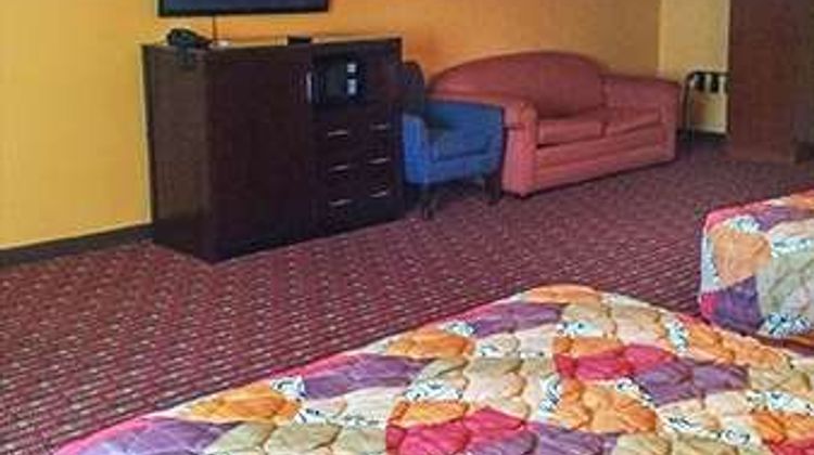 Travelodge Bay Shore Long Island Room