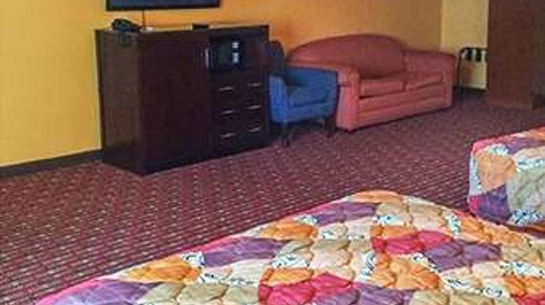 <b>Travelodge Bay Shore Long Island Room</b>. Images powered by <a href="https://iceportal.shijigroup.com/" title="IcePortal" target="_blank">IcePortal</a>.
