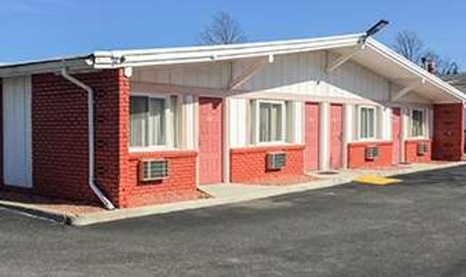Travelodge Bay Shore Long Island Exterior