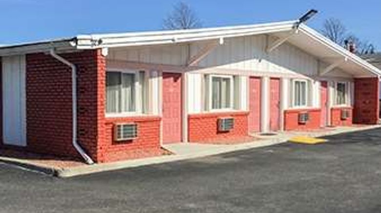 Travelodge Bay Shore Long Island Exterior. Images powered by <a href="https://iceportal.shijigroup.com" target="_blank" rel="noopener">Ice Portal</a>.