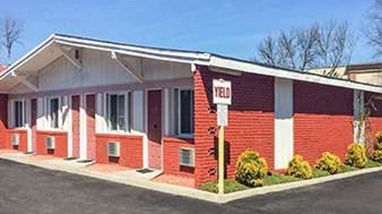 Travelodge Bay Shore Long Island Suite