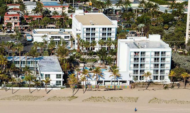 Plunge Beach Resort Exterior
