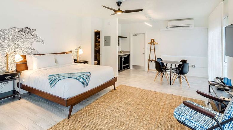 <b>Plunge Beach Resort Suite</b>. Images powered by <a href="https://iceportal.shijigroup.com/" title="IcePortal" target="_blank">IcePortal</a>.