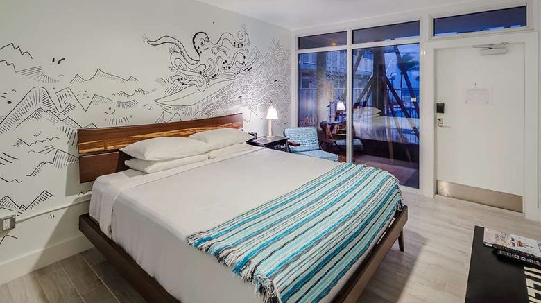 <b>Plunge Beach Resort Suite</b>. Images powered by <a href="https://iceportal.shijigroup.com/" title="IcePortal" target="_blank">IcePortal</a>.