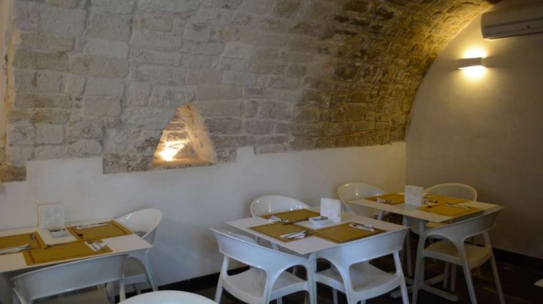 <b>Hotel dell Orologio Restaurant</b>. Images powered by <a href="https://iceportal.shijigroup.com/" title="IcePortal" target="_blank">IcePortal</a>.