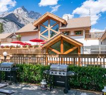 Banff Rocky Mountain Resort Exterior