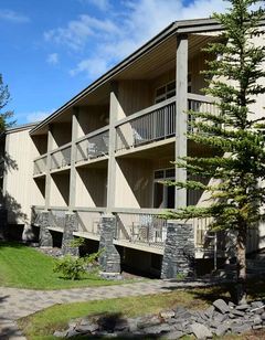 Tunnel Mountain Resort