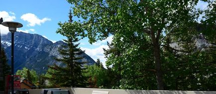Tunnel Mountain Resort Exterior