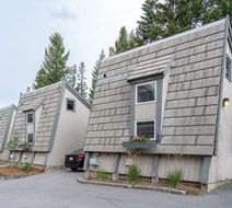 Tunnel Mountain Resort Exterior