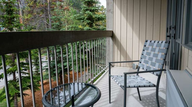 <b>Tunnel Mountain Resort Room</b>. Images powered by <a href="https://iceportal.shijigroup.com/" title="IcePortal" target="_blank">IcePortal</a>.