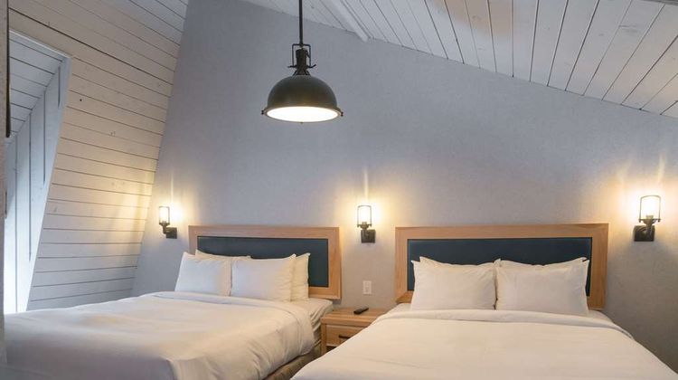 Tunnel Mountain Resort Room