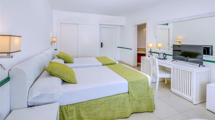 Tryp Cayo Coco Hotel Room
