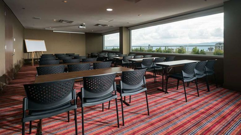 <b>Hampton by Hilton Bucaramanga Meeting</b>. Images powered by <a href="https://iceportal.shijigroup.com/" title="IcePortal" target="_blank">IcePortal</a>.