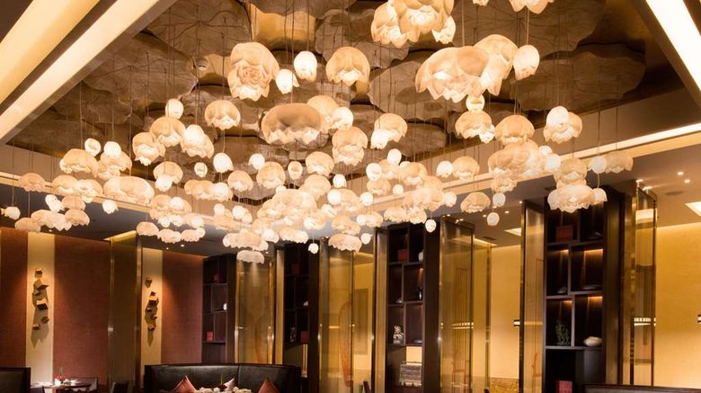 <b>Hilton Yantai Golden Coast Restaurant</b>. Images powered by <a href="https://iceportal.shijigroup.com/" title="IcePortal" target="_blank">IcePortal</a>.