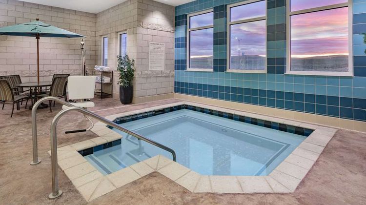 Hawthorn Extended Stay Dickinson Pool