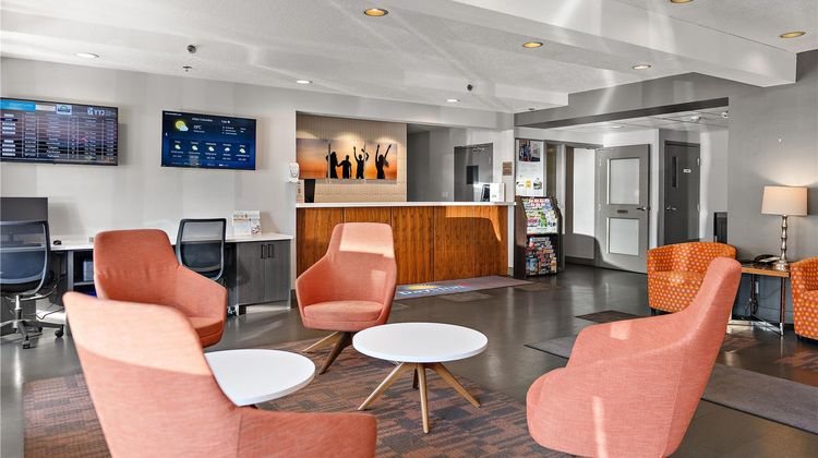 Days Inn Victoria Airport Sidney Lobby