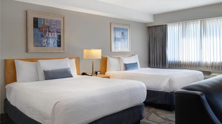 Days Inn Victoria Airport Sidney Suite
