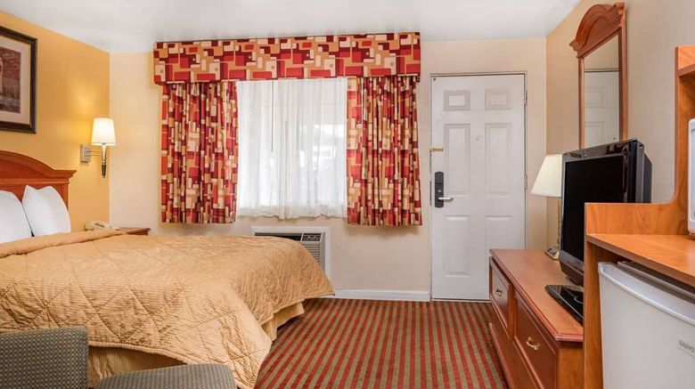 <b>Travelodge Klamath Falls Room</b>. Images powered by <a href="https://iceportal.shijigroup.com/" title="IcePortal" target="_blank">IcePortal</a>.
