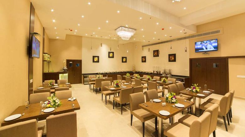 <b>Golden Tulip Salt Lake City Kolkata Restaurant</b>. Images powered by <a href="https://iceportal.shijigroup.com/" title="IcePortal" target="_blank">IcePortal</a>.