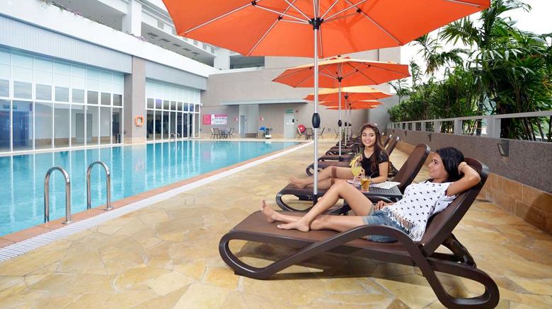 <b>Lexis Suites Penang Pool</b>. Images powered by <a href="https://iceportal.shijigroup.com/" title="IcePortal" target="_blank">IcePortal</a>.