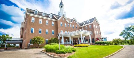 The Delafield Hotel Exterior