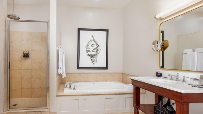 <b>The Delafield Hotel Room</b>. Images powered by <a href="https://iceportal.shijigroup.com/" title="IcePortal" target="_blank">IcePortal</a>.