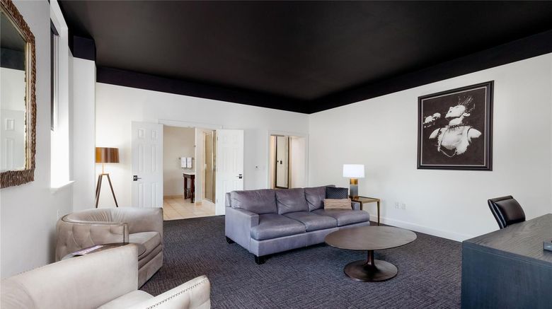 <b>The Delafield Hotel Room</b>. Images powered by <a href="https://iceportal.shijigroup.com/" title="IcePortal" target="_blank">IcePortal</a>.