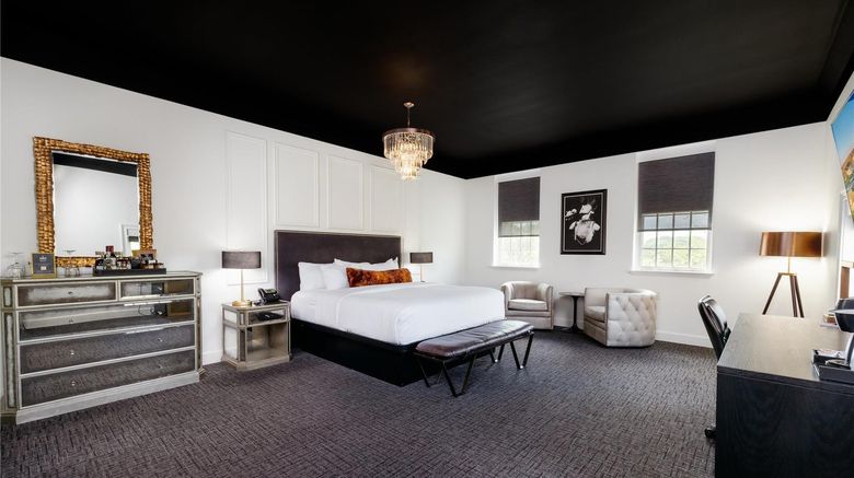 <b>The Delafield Hotel Room</b>. Images powered by <a href="https://iceportal.shijigroup.com/" title="IcePortal" target="_blank">IcePortal</a>.