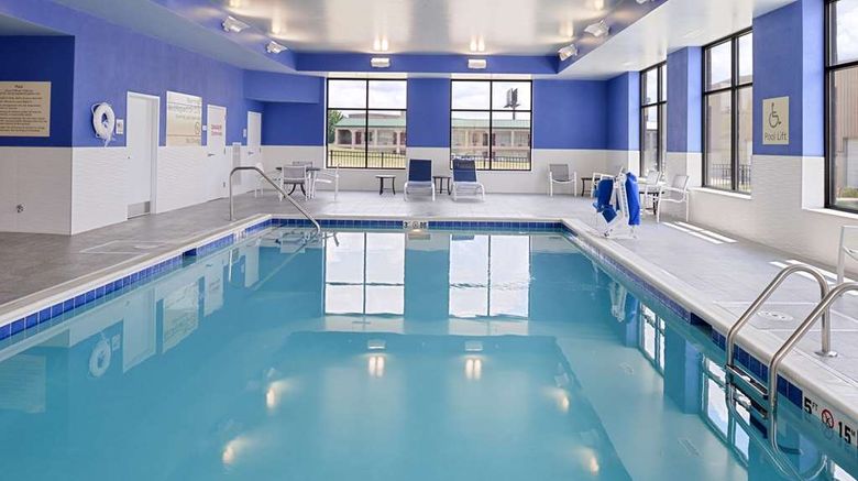 <b>Hampton Inn & Suites Cincinnati-Mason Pool</b>. Images powered by <a href="https://iceportal.shijigroup.com/" title="IcePortal" target="_blank">IcePortal</a>.