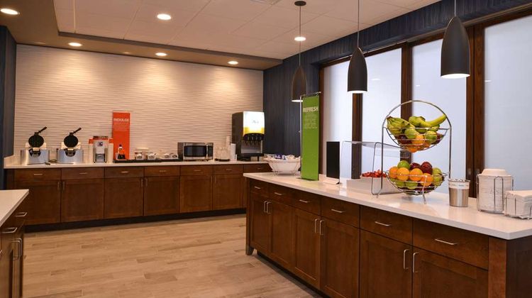 Hampton Inn & Suites Cincinnati-Mason Restaurant