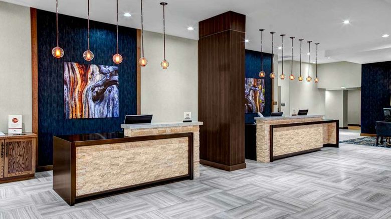 <b>DoubleTree by Hilton Arlington DFW South Lobby</b>. Images powered by <a href="https://iceportal.shijigroup.com/" title="IcePortal" target="_blank">IcePortal</a>.