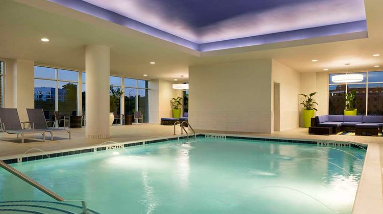 Embassy Suites Downtown Riverplace Pool