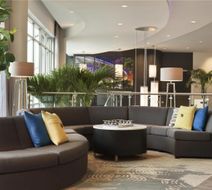 Embassy Suites Downtown Riverplace Lobby