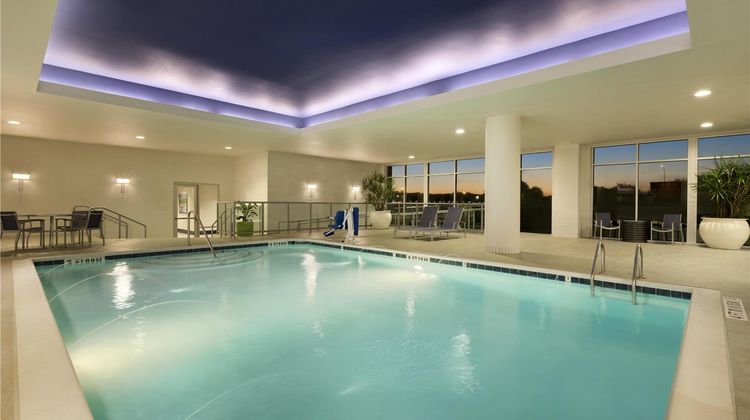 Embassy Suites Downtown Riverplace Pool