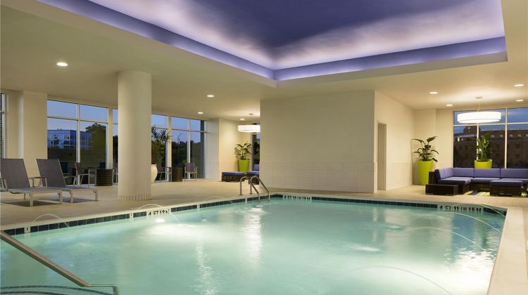 Embassy Suites Downtown Riverplace Pool