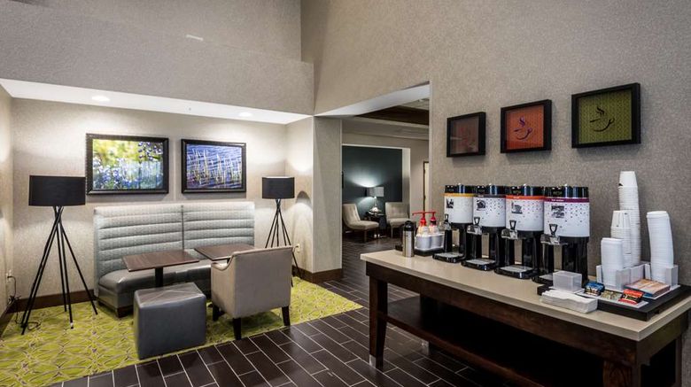 <b>Hampton Inn & Suites Hammond Lobby</b>. Images powered by <a href="https://iceportal.shijigroup.com/" title="IcePortal" target="_blank">IcePortal</a>.