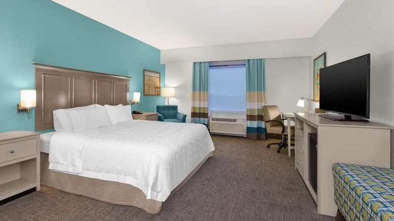 <b>Hampton Inn & Suites Carolina Beach Room</b>. Images powered by <a href="https://iceportal.shijigroup.com/" title="IcePortal" target="_blank">IcePortal</a>.